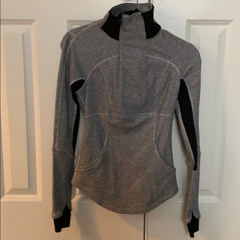 Lululemon women’s pullover jacket.